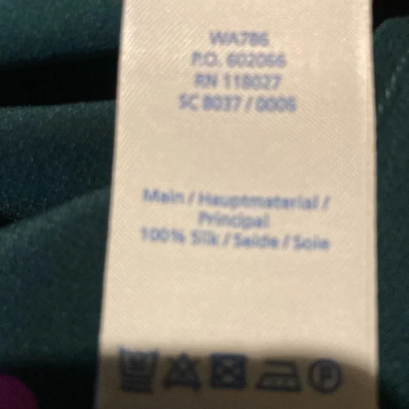 NWT Boden 100% Silk Shirt in green with pink polka dots,  size 6. - Picture 9 of 10